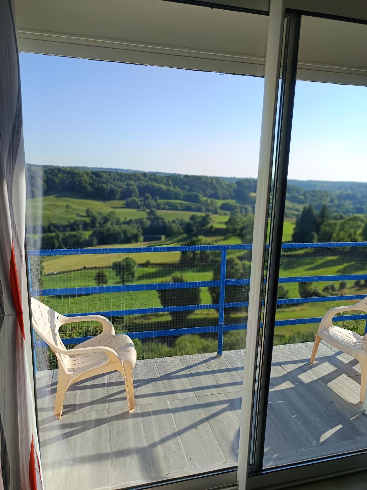 Apartament Bellevue La Tour-dʼAuvergne Zewnętrze zdjęcie
